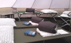 lits picots et sacs de couchage